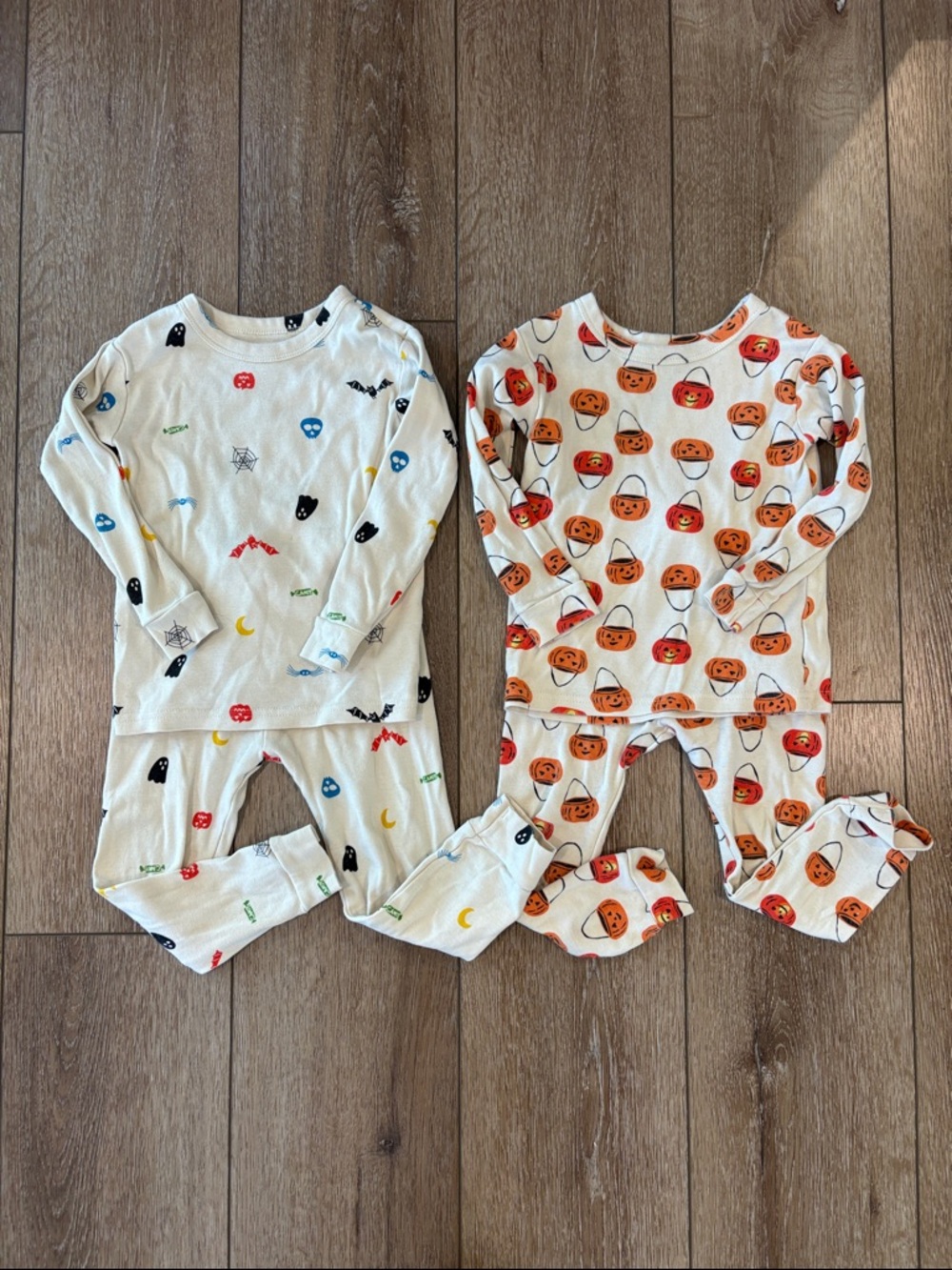 2 pairs of Baby Gap Halloween pajamas size 3T